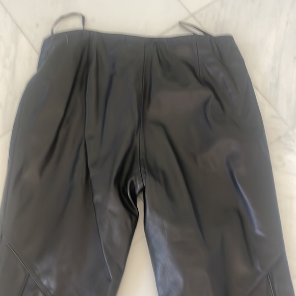 Black leather pants. - Picture 4 of 7